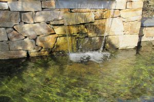 LA-CAVA-Wasserzulauf-in-Becken
