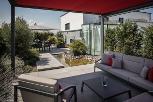 LA-CAVA Dachterrasse mit Sonnenschutz-Pavillon