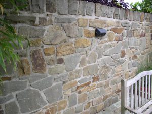 La-Cava-Bruchsteinmauer