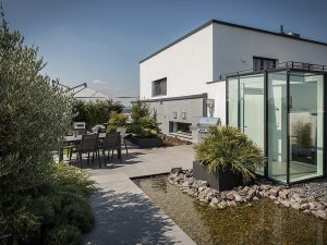 LA-CAVA-Dachterrasse-mit-Wasserfläche