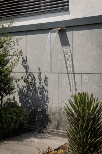 LA-CAVA-Wasserzulauf-Gartenbrunnen